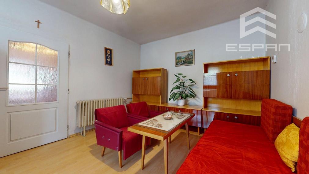 Rodinný dom s rozsiahlym pozemkom v obci Bílkové Humence