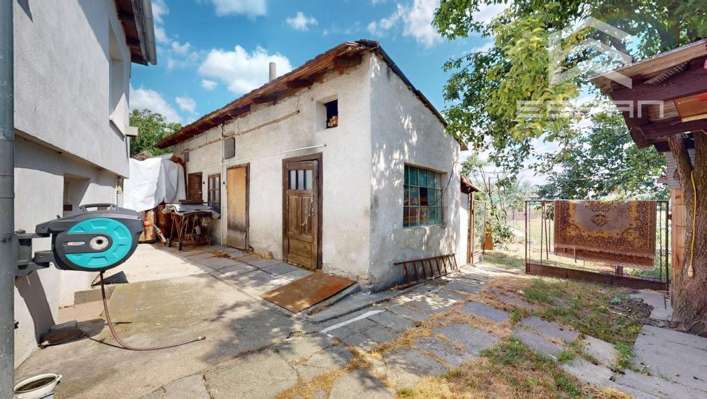 Rodinný dom po kompletnej rekonštrukcii s veľkým pozemkom
