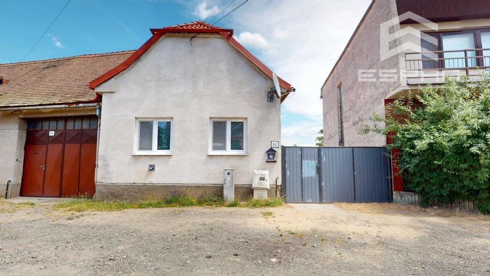 Rodinný dom po kompletnej rekonštrukcii s veľkým pozemkom