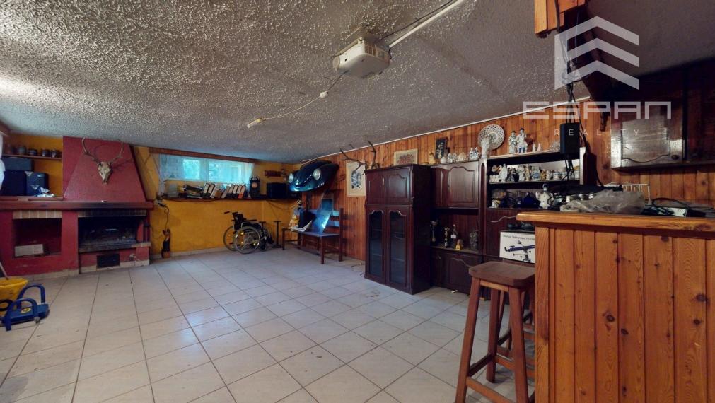 Priestranný 5 izbový rodinný dom s garážou na ul. Vajanského v Malackách