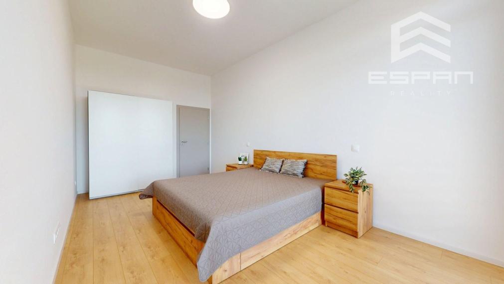 Moderný 3 izbový byt v centre mesta s terasou aj lodžiou a s garážovým státím