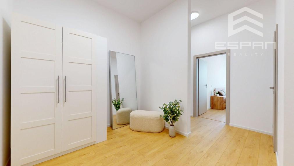 Moderný 3 izbový byt v centre mesta s terasou aj lodžiou a s garážovým státím