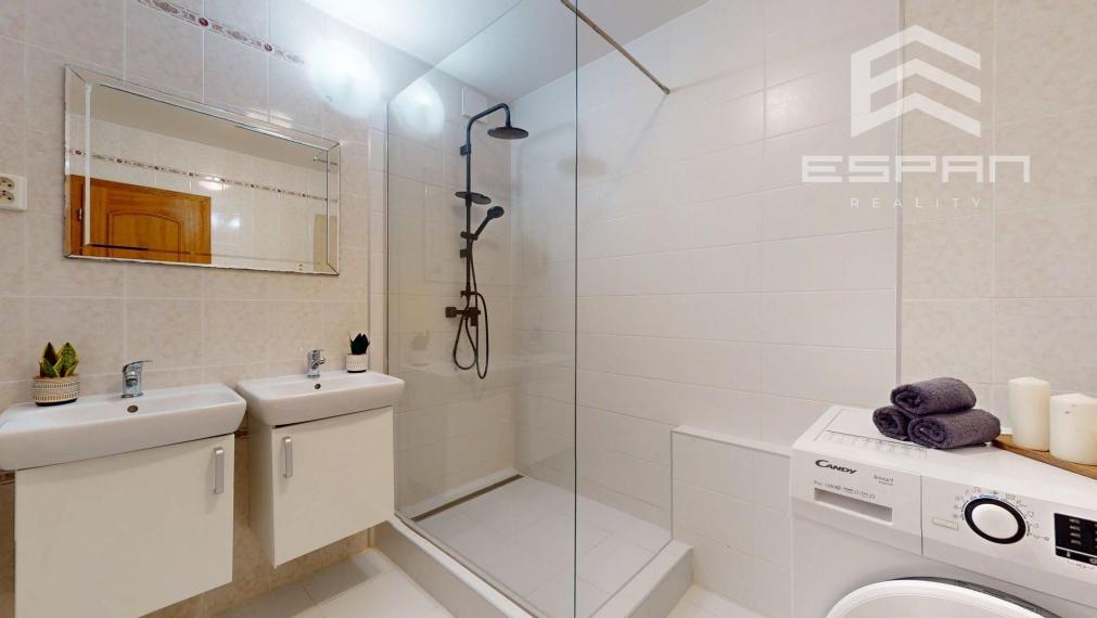 Priestranný zariadený 3 izbový byt so samostatnou garážou 