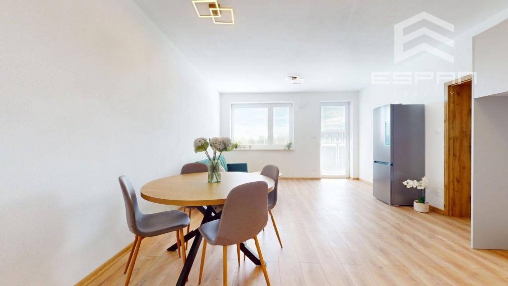 Moderne zariadený 2 izbový byt s parkovaním aj pivnicou v novostavbe