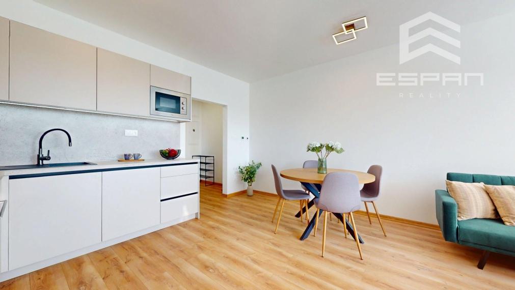Moderne zariadený 2 izbový byt s parkovaním aj pivnicou v novostavbe