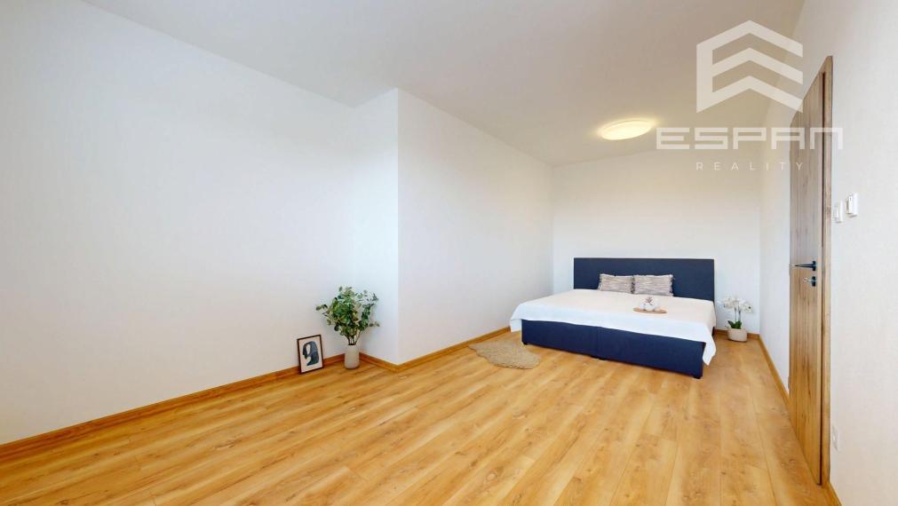 Moderne zariadený 2 izbový byt s parkovaním aj pivnicou v novostavbe