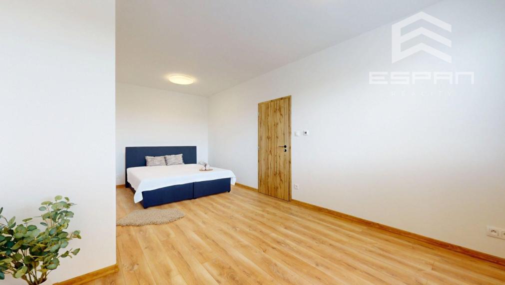Moderne zariadený 2 izbový byt s parkovaním aj pivnicou v novostavbe