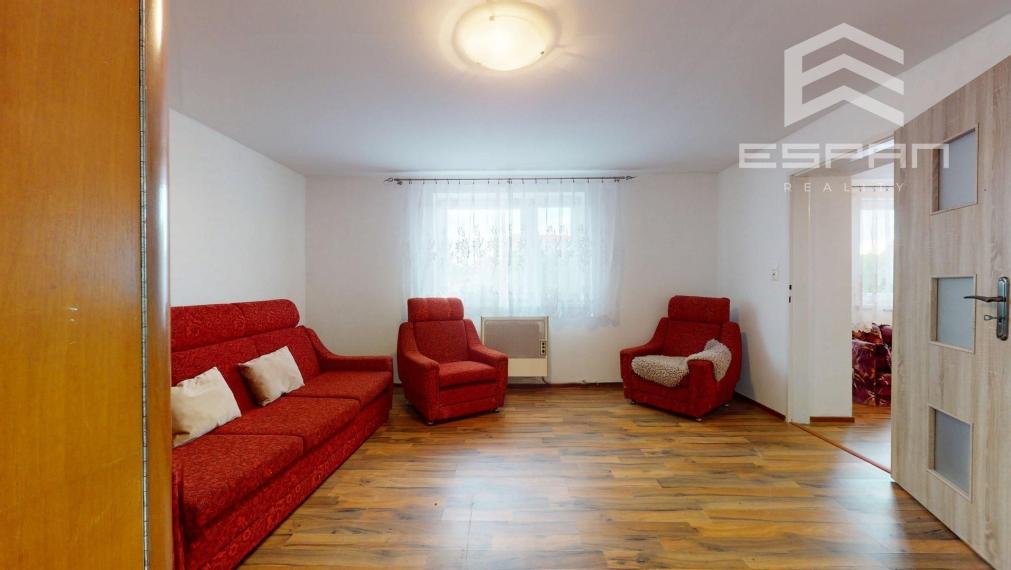 Rodinný dom po rekonštrukcii v príjemnej časti obce Suchohrad