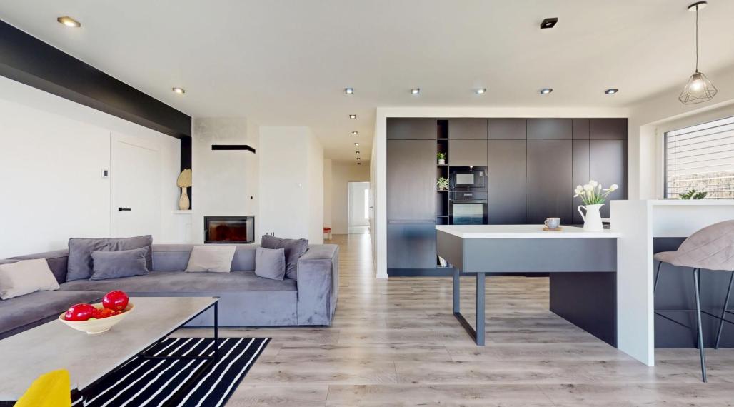 Nadštandardne vyhotovený rodinný bungalov s dvojgarážou v obci Kostolište