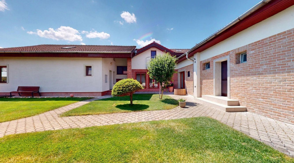 Rodinný dom s charizmou a úžasnou záhradou, vhodný aj pre viacgeneračné bývanie