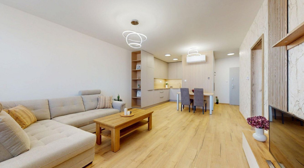 **NA PRENÁJOM: Nadštandardne zariadený 2 izbový byt vrátane krytého parkovania v CENTRE mesta Malacky!!**