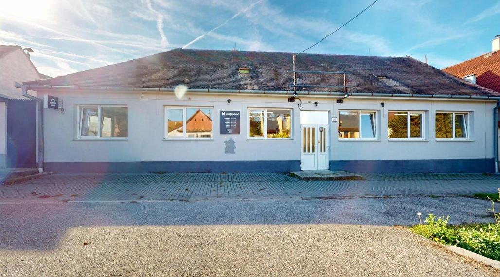 Prevádzka vhodná ako potraviny al. pre gastro účel, alebo iná prevádzka v obci Veľké Leváre, okr. MALACKY!!