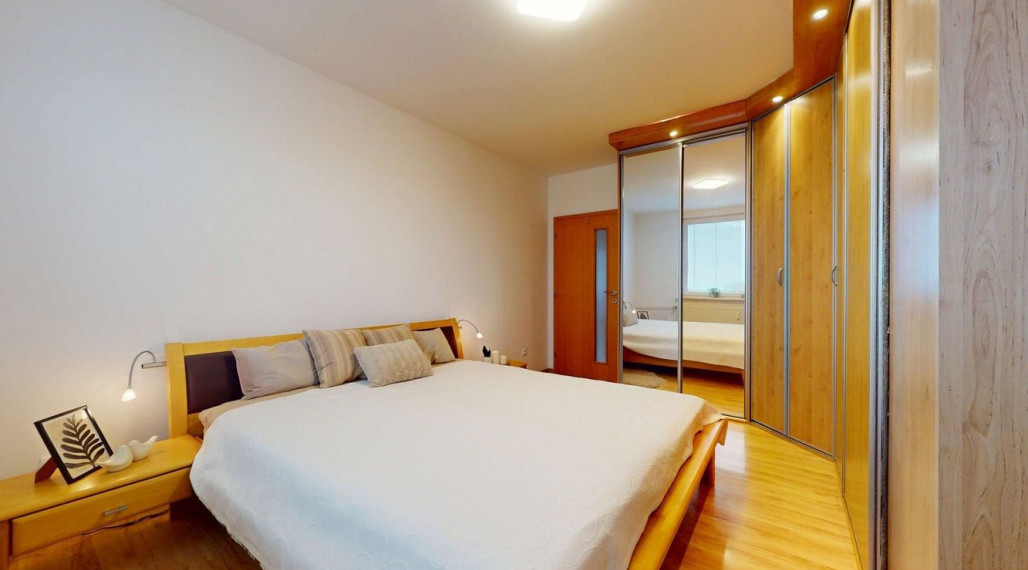 Priestranný slnečný 3 izbový byt po kompletnej rekonštrukcii, Klokočina