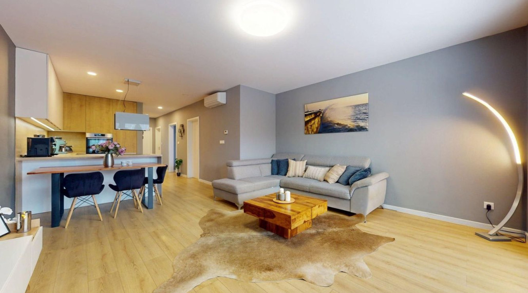 Zariadený 3 izbový dom so záhradou v  Píniovej aleji pri Malackách