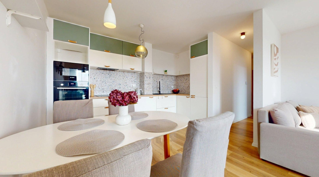 Slnečný 2 izbový byt v blízkosti vlakovej aj autobusovej stanice