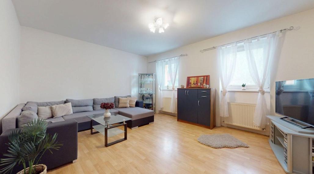 Zariadený 6 izb. priestranný rodinný dom v obci Veľké Leváre