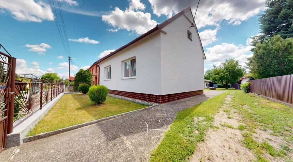 Rodinný dom s rozsiahlym pozemkom v obci Bílkové Humence