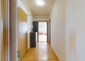 Priestranný zariadený 3 izbový byt so samostatnou garážou  - fotografia 13