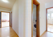Priestranný zariadený 3 izbový byt so samostatnou garážou  - fotografia 13