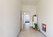 Rodinný dom v centre mesta, vhodný na bývanie prípadne aj ako objekt na podnikanie. - fotografia 16