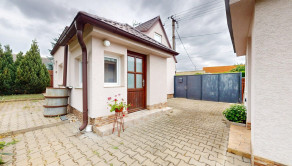 Rodinný dom po rekonštrukcii v príjemnej časti obce Suchohrad - fotografia 42
