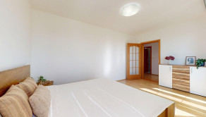 Priestranný zariadený 3 izbový byt so samostatnou garážou  - fotografia 6