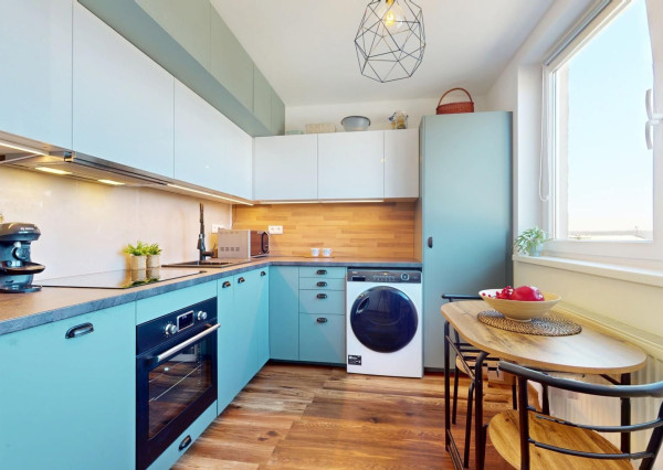 Vkusne zrekonštruovaný 3 izb. byt v byt. dome s garážou a pivnicou o výmere 16 m2!!