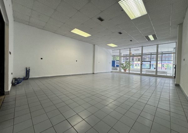 Obchodný/kancelársky priestor o výmere 75 m2 na ul. Záhorácka v Malackách