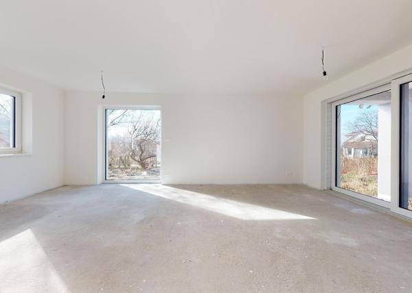 4 izb. rodinný bungalov s garážou a krásnym pozemkom/Jablonové!!