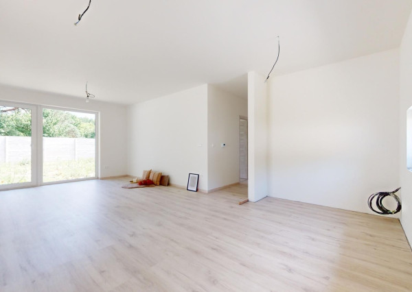 NOVOSTAVBA: 4 izb. rodinný bungalov vyhotovený v ŠTANDARDE v obci Sekule!!