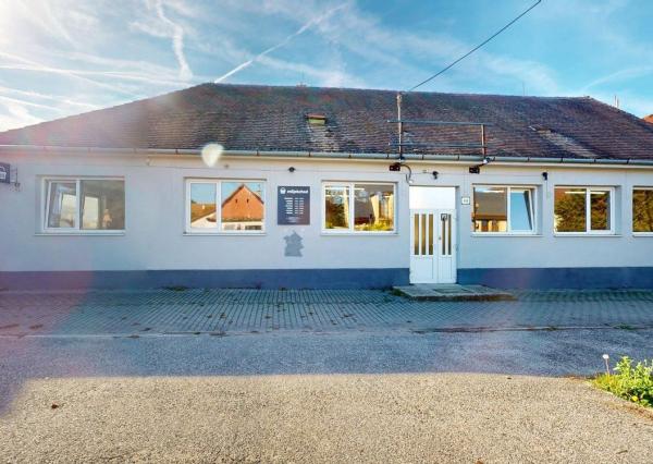 Prevádzka vhodná ako potraviny al. pre gastro účel, alebo iná prevádzka v obci Veľké Leváre, okr. MALACKY!!