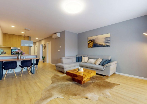 Zariadený 3 izbový dom so záhradou v  Píniovej aleji pri Malackách