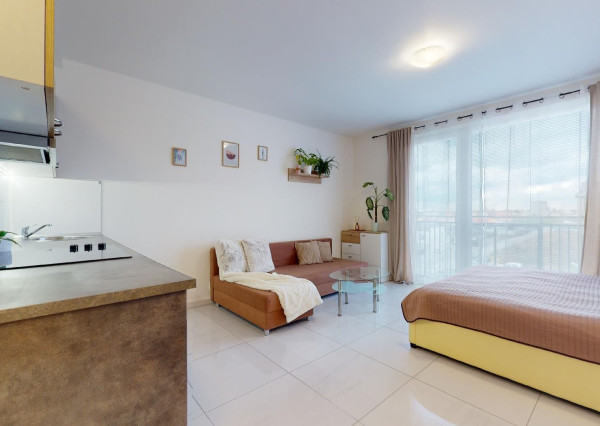 Zariadený 1 izb. byt s parkovaním a pivnicou na ul. Ceste Mládeže/Malacky!!