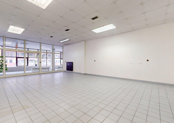 NA PRENÁJOM: Obchodný/kancelársky priestor o výmere 75 m2 na ul. Záhorácka v Malackách