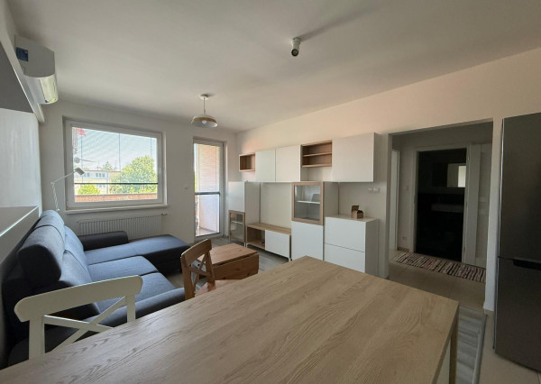 Zariadený 2 izbový byt na ul Pribinova v Malackách!!