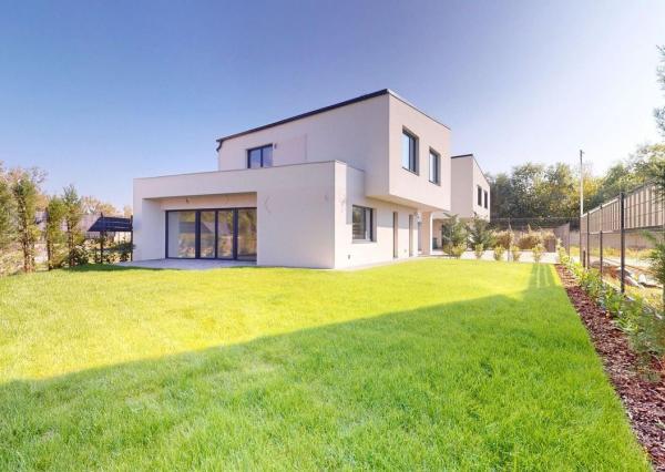 Skolaudovaný 4 izb. rodinný dom  s murovanou garážou a tepelným čerpadlom!!