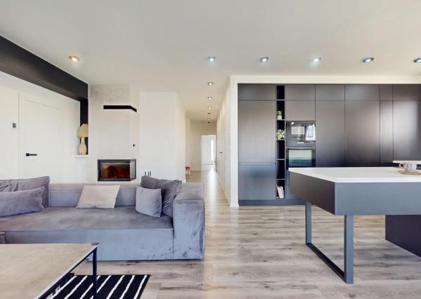 Kompletne zariadený rodinný bungalov s premyslenou dispozíciuou, dvojgarážou v obci Kostolište