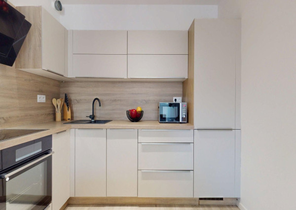 Moderný 2 izbový byt s balkónom, pivničnou kobkou aj parkingom