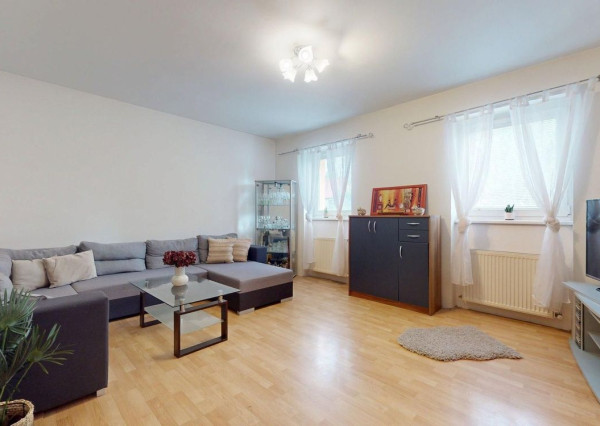 Zariadený 6 izb. priestranný rodinný dom v obci Veľké Leváre