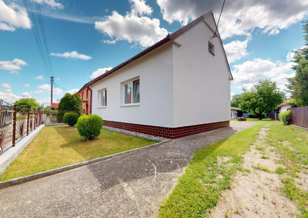 Rodinný dom s rozsiahlym pozemkom v obci Bílkové Humence