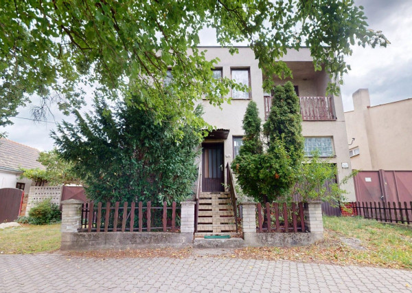 Rodinný dom na pozemku s rozlohou 731 m2 v obci Závod