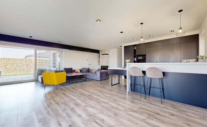 Kompletne zariadený rodinný bungalov s premyslenou dispozíciuou, dvojgarážou v obci Kostolište - fotografia 3