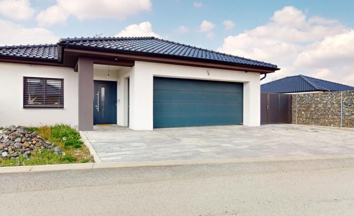 Kompletne zariadený rodinný bungalov s premyslenou dispozíciuou, dvojgarážou v obci Kostolište - fotografia 15