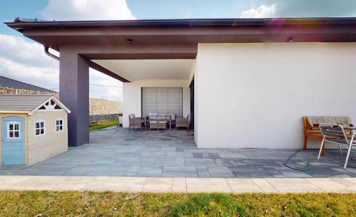 Kompletne zariadený rodinný bungalov s premyslenou dispozíciuou, dvojgarážou v obci Kostolište - fotografia 38