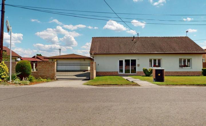 Rodinný dom s charizmou a úžasnou záhradou, vhodný aj pre viacgeneračné bývanie - fotografia 43