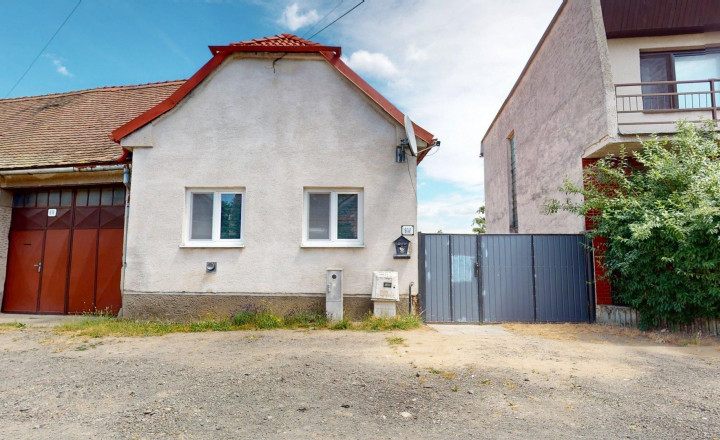 Rodinný dom po kompletnej rekonštrukcii s veľkým pozemkom - fotografia 34