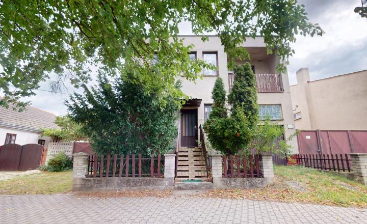 Rodinný dom na pozemku s rozlohou 731 m2 v obci Závod