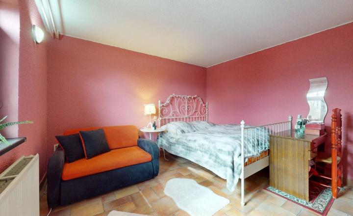 Dvojgeneračný rodinný dom v obci Sekule s veľkou záhradou - fotografia 16