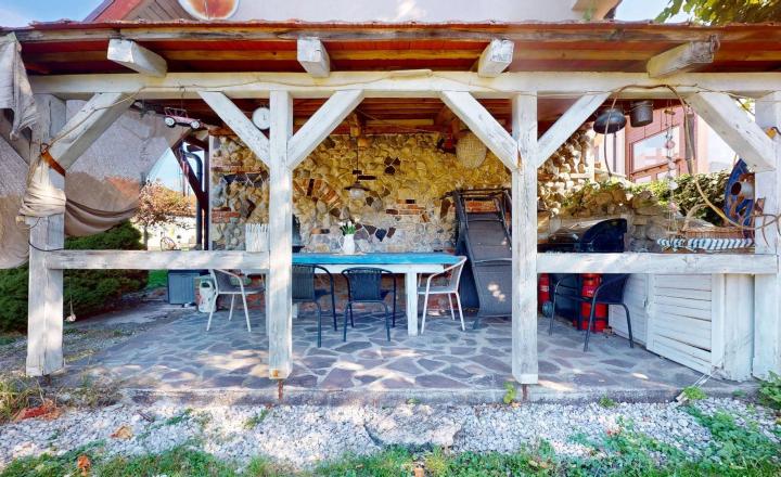 Rodinný dom v pokojnej časti obce Sološnica s výhľadom na Karpaty - fotografia 33