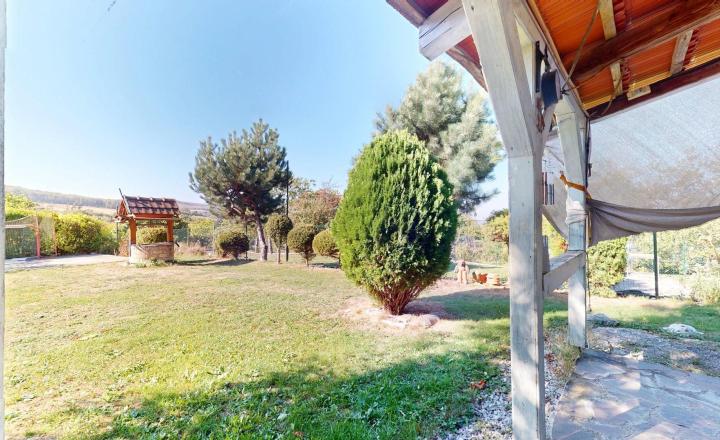 Rodinný dom v pokojnej časti obce Sološnica s výhľadom na Karpaty - fotografia 34